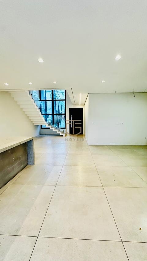 Casa à venda em Hortolândia, Residencial Jardim do Jatobá, com 3 suítes, com 280 m²